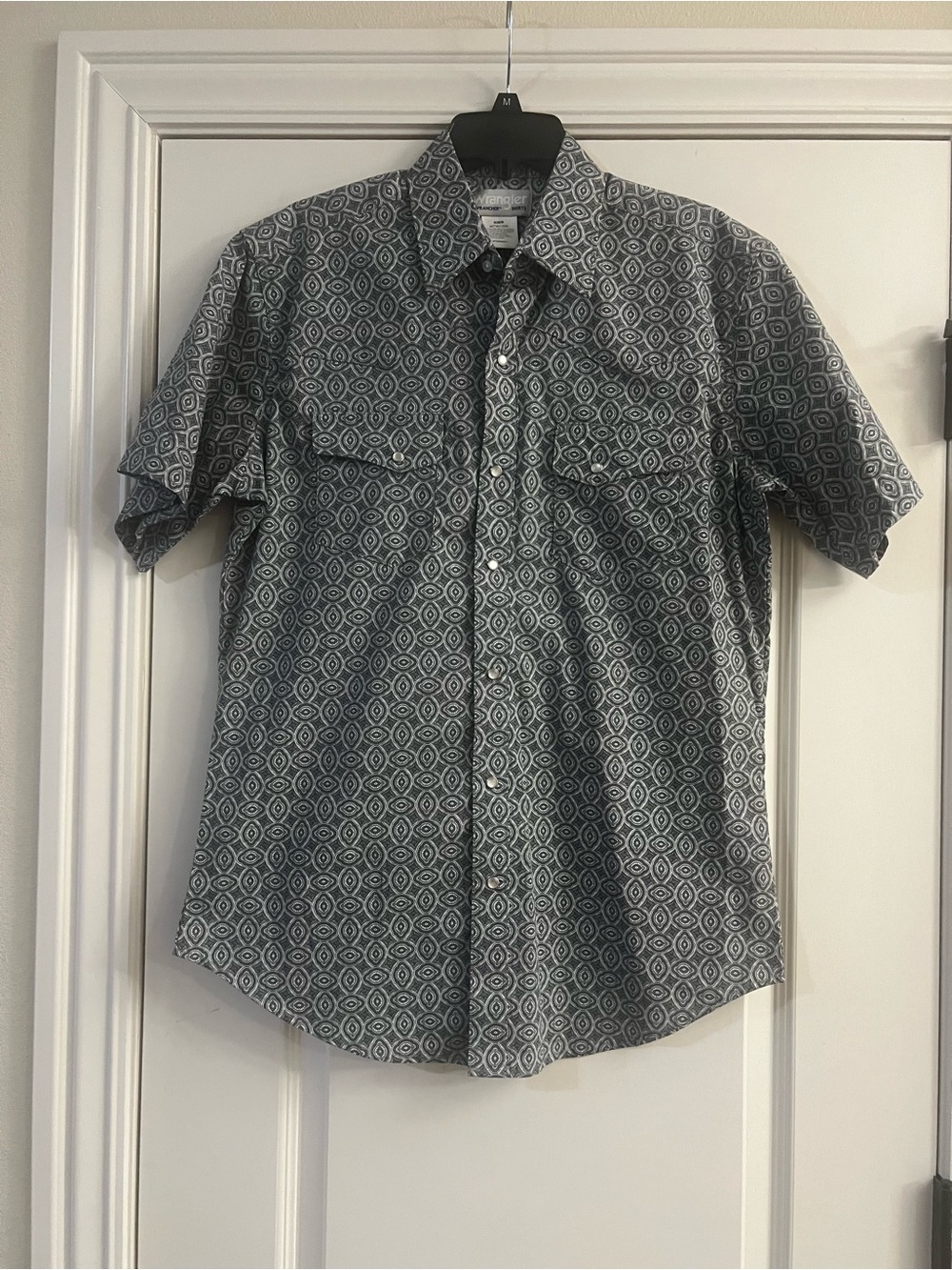 Wrangler Short Sleeve Geometric Button-Down Shirt - Gray/Blue